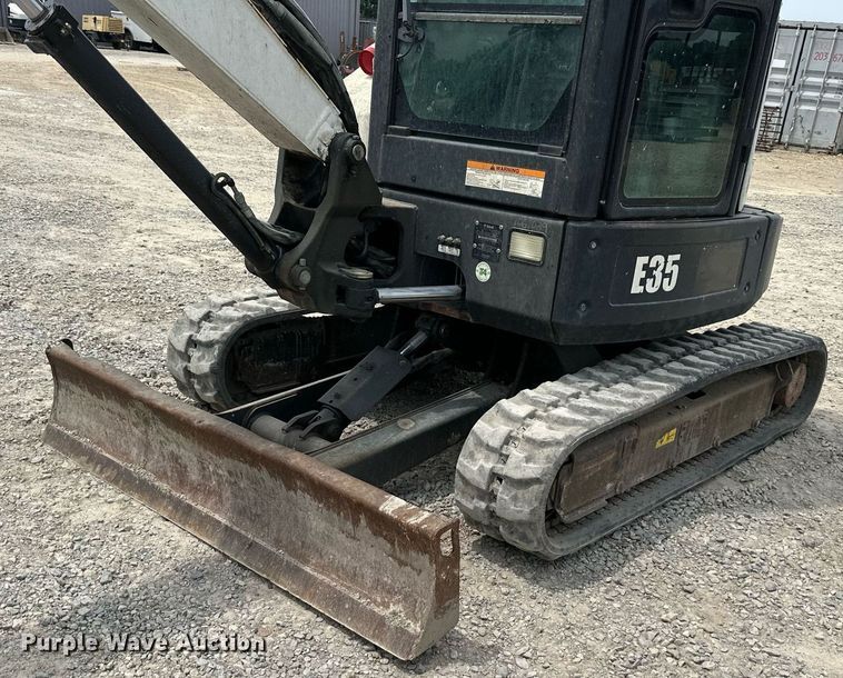 image for item DO5077 2012 Bobcat E35  mini excavator