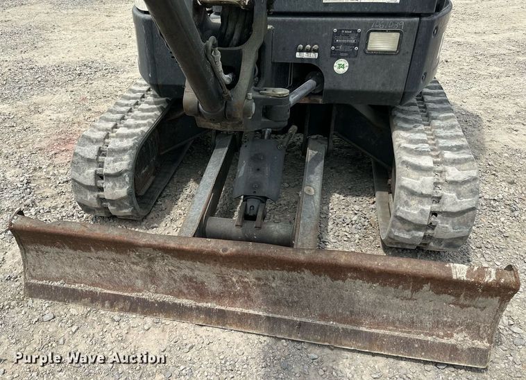 image for item DO5077 2012 Bobcat E35  mini excavator