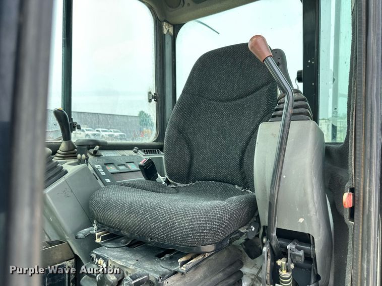 image for item DO5077 2012 Bobcat E35  mini excavator