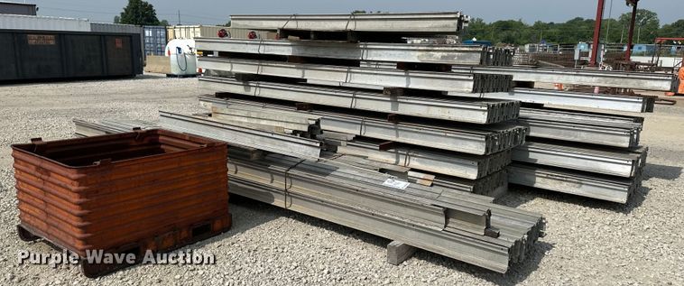 image for item DO5079 Approximately 225 aluminum beams