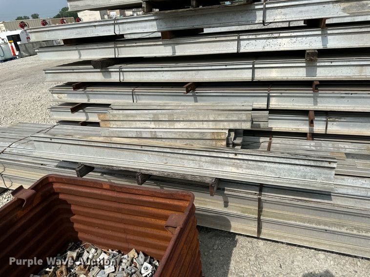 image for item DO5079 Approximately 225 aluminum beams