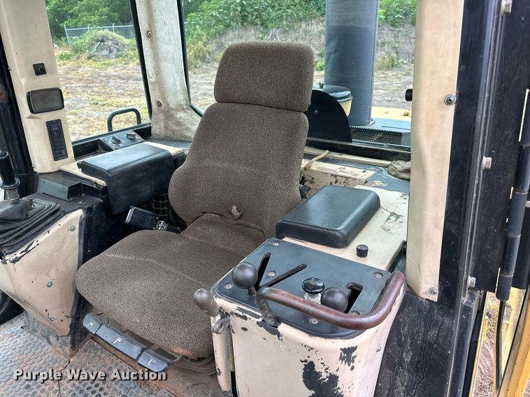 image for item DO5088 1997 Caterpillar 953C  track loader