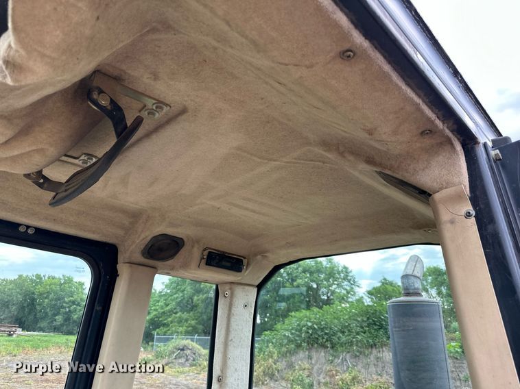 image for item DO5088 1997 Caterpillar 953C  track loader