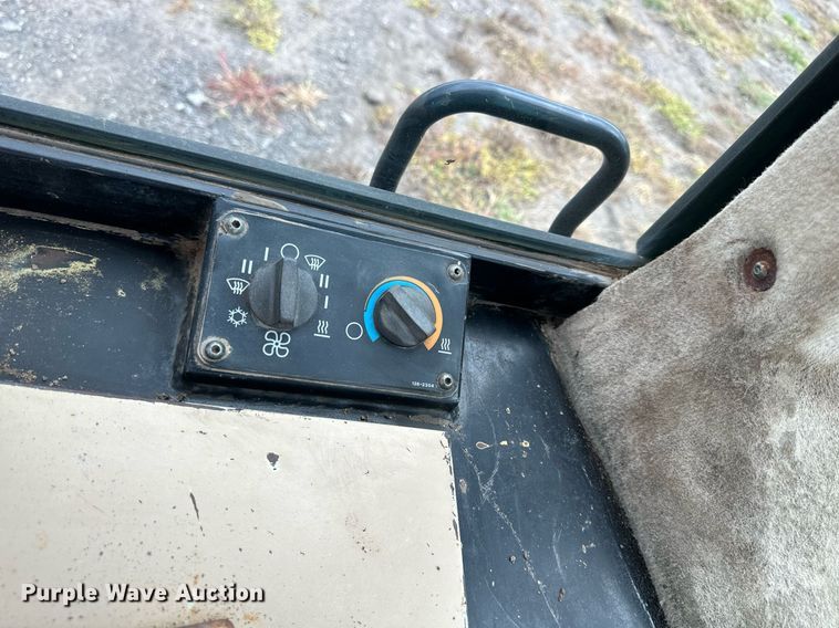 image for item DO5088 1997 Caterpillar 953C  track loader