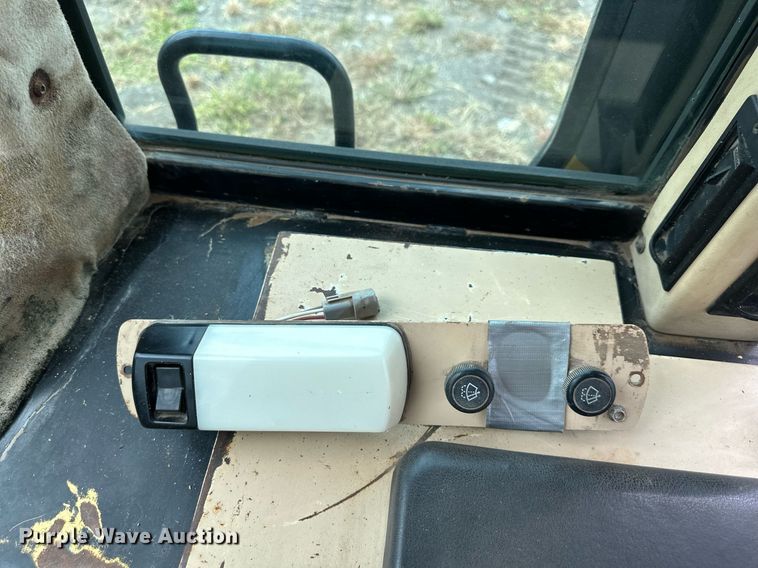 image for item DO5088 1997 Caterpillar 953C  track loader