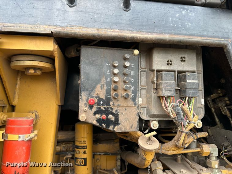 image for item DO5088 1997 Caterpillar 953C  track loader