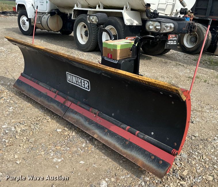 image for item DO5090 Hiniker  9'W snow plow