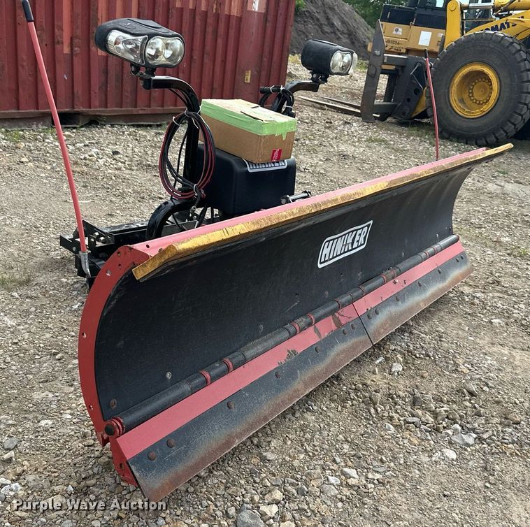image for item DO5090 Hiniker  9'W snow plow