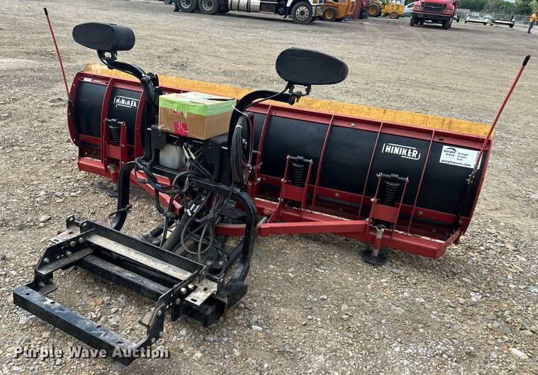 image for item DO5090 Hiniker  9'W snow plow