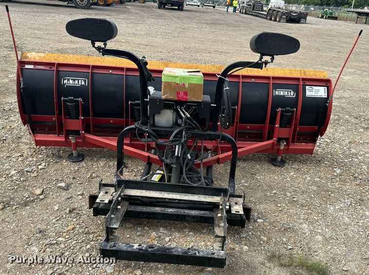 image for item DO5090 Hiniker  9'W snow plow