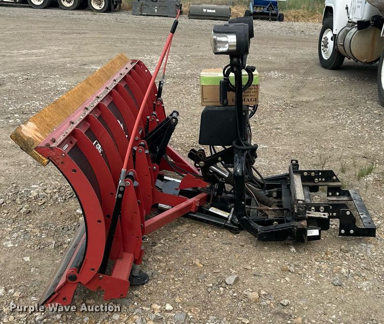 image for item DO5090 Hiniker  9'W snow plow