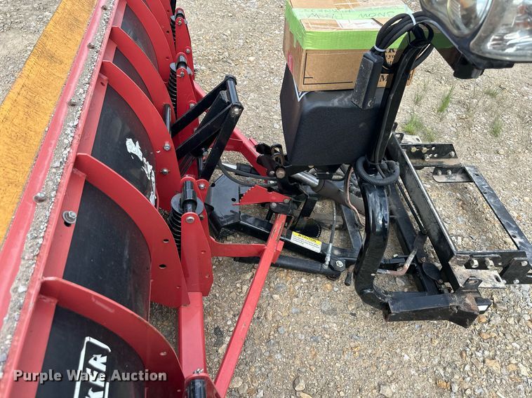 image for item DO5090 Hiniker  9'W snow plow