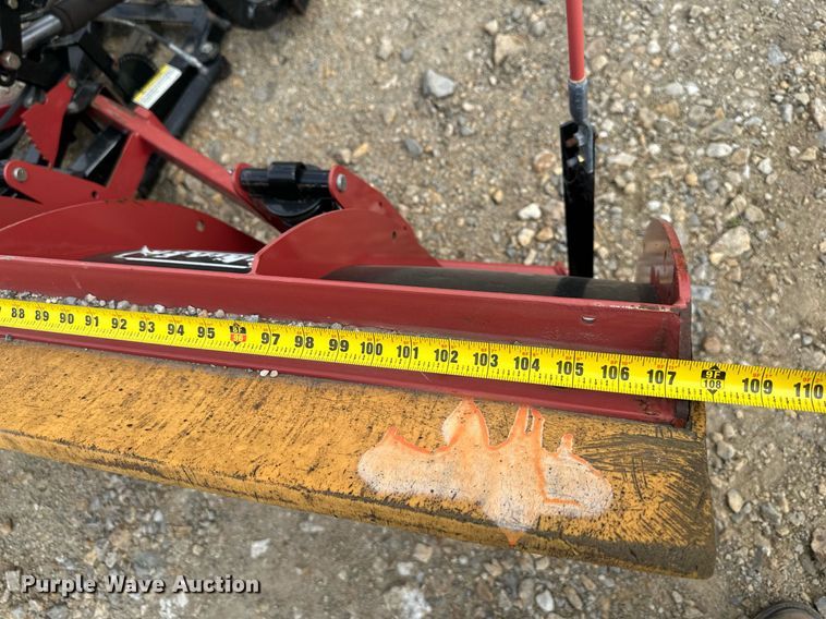 image for item DO5090 Hiniker  9'W snow plow