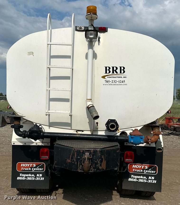 image for item DO5091 1989 Mack R688ST  water truck