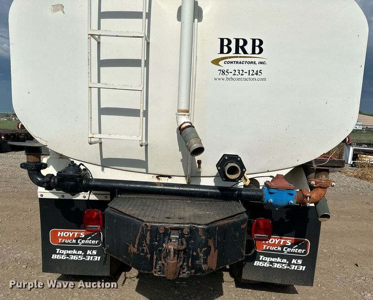 image for item DO5091 1989 Mack R688ST  water truck