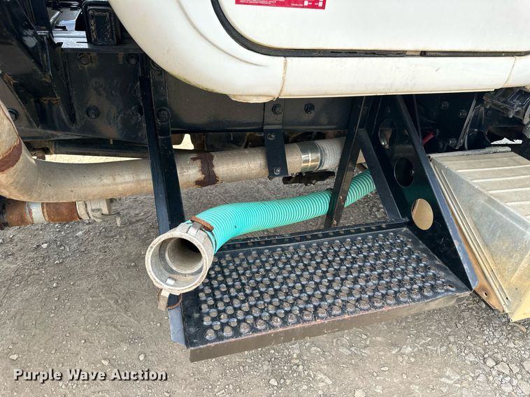 image for item DO5091 1989 Mack R688ST  water truck