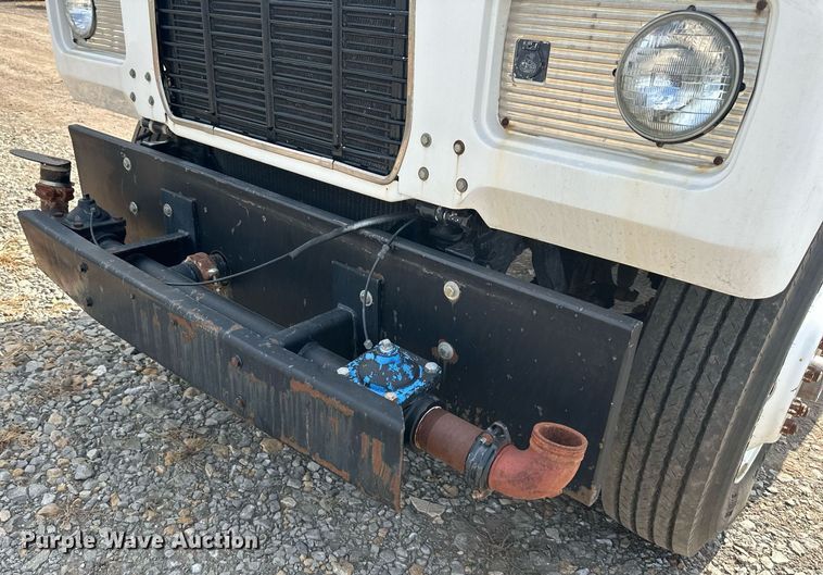 image for item DO5091 1989 Mack R688ST  water truck