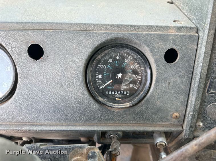 image for item DO5091 1989 Mack R688ST  water truck