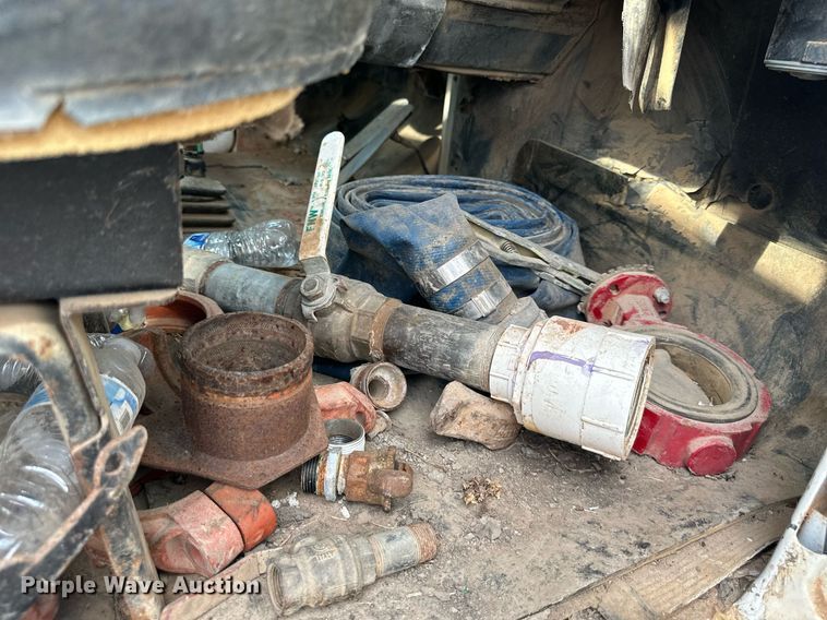 image for item DO5091 1989 Mack R688ST  water truck