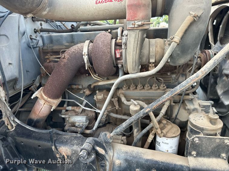 image for item DO5091 1989 Mack R688ST  water truck