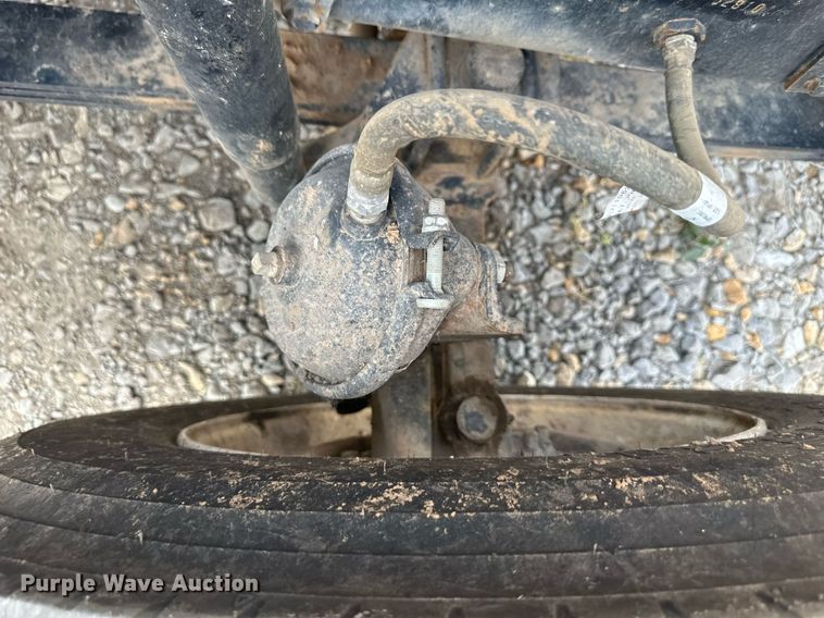 image for item DO5091 1989 Mack R688ST  water truck