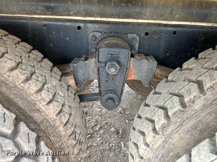 image for item DO5091 1989 Mack R688ST  water truck