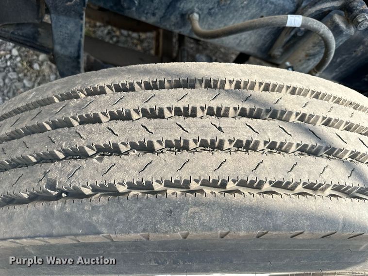 image for item DO5091 1989 Mack R688ST  water truck