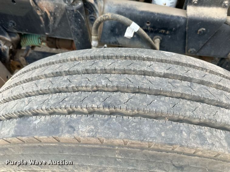 image for item DO5091 1989 Mack R688ST  water truck