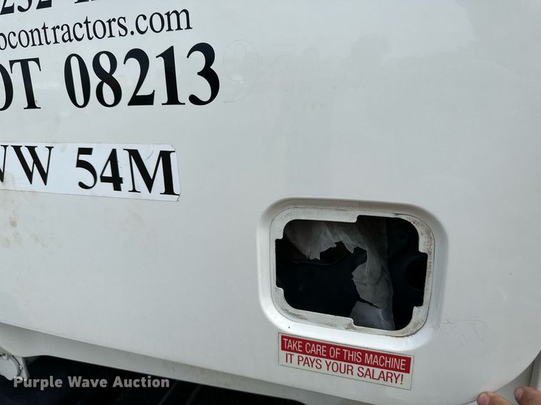 image for item DO5092 1999 Mack CH613  truck cab and chassis