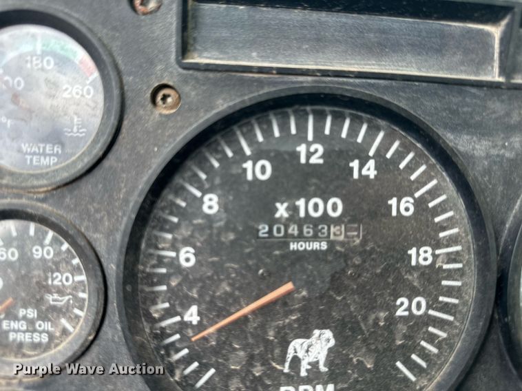 image for item DO5092 1999 Mack CH613  truck cab and chassis