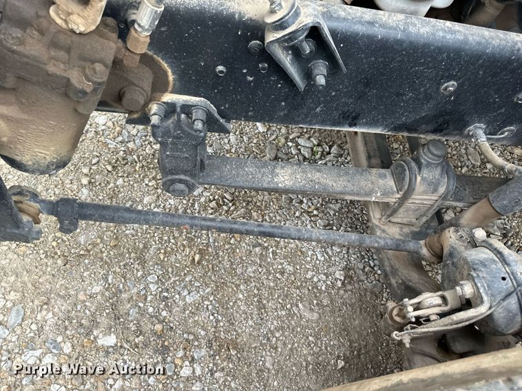 image for item DO5092 1999 Mack CH613  truck cab and chassis