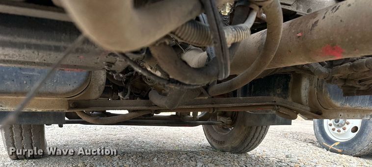 image for item DO5092 1999 Mack CH613  truck cab and chassis