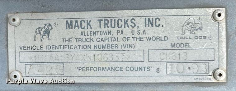 image for item DO5092 1999 Mack CH613  truck cab and chassis