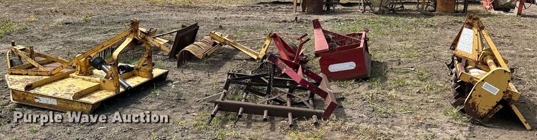 image for item DO5104 (7) pieces of ag equipment