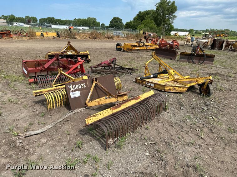 image for item DO5104 (7) pieces of ag equipment