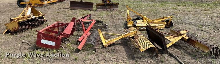 image for item DO5104 (7) pieces of ag equipment