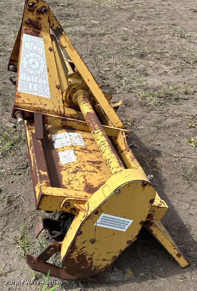 image for item DO5104 (7) pieces of ag equipment