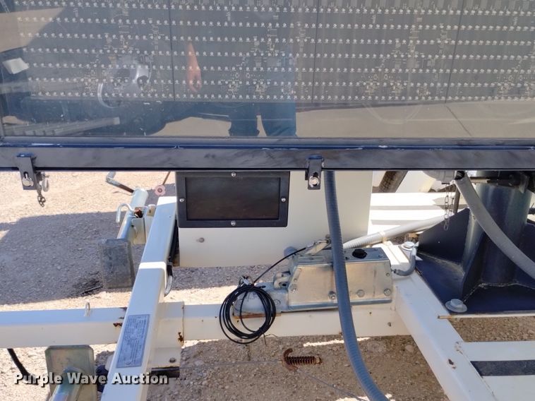 image for item DP3274 (6) 2007 American Signal message board trailers