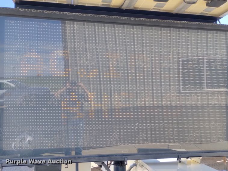 image for item DP3274 (6) 2007 American Signal message board trailers