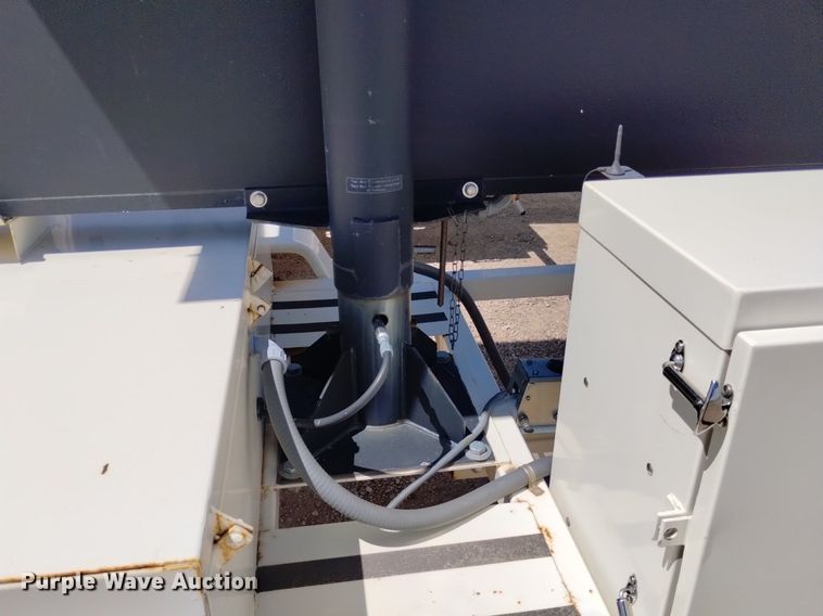 image for item DP3274 (6) 2007 American Signal message board trailers