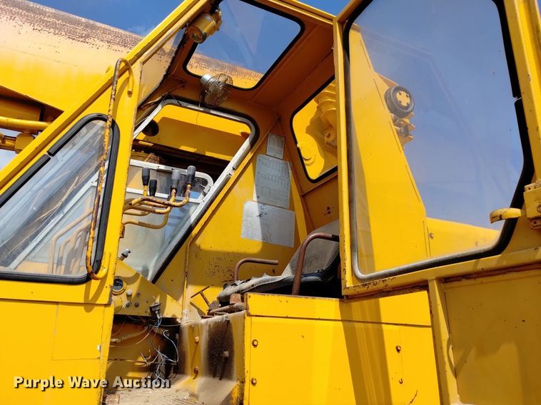 image for item DP3295 Galion 150T  crane