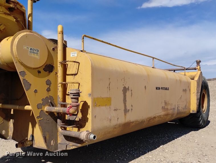 image for item DP3314 1981 Caterpillar 631D  water wagon