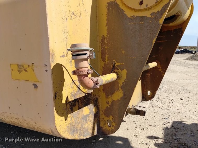 image for item DP3314 1981 Caterpillar 631D  water wagon