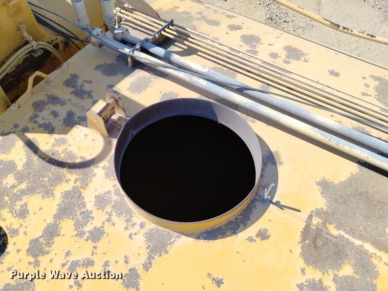 image for item DP3314 1981 Caterpillar 631D  water wagon