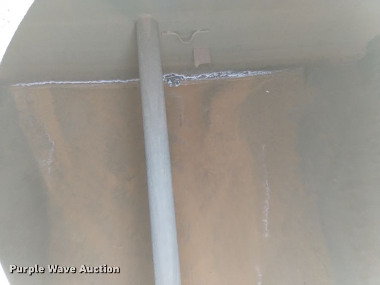 image for item DP3314 1981 Caterpillar 631D  water wagon