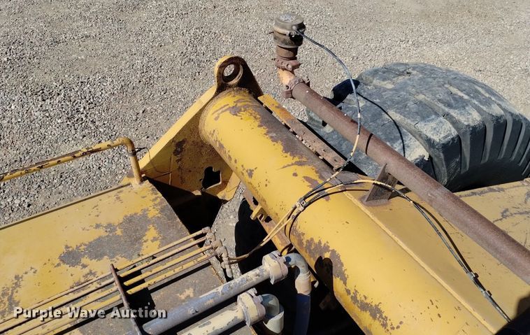 image for item DP3314 1981 Caterpillar 631D  water wagon