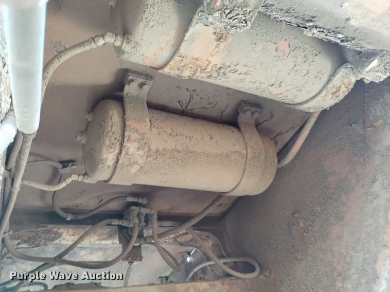 image for item DP3314 1981 Caterpillar 631D  water wagon