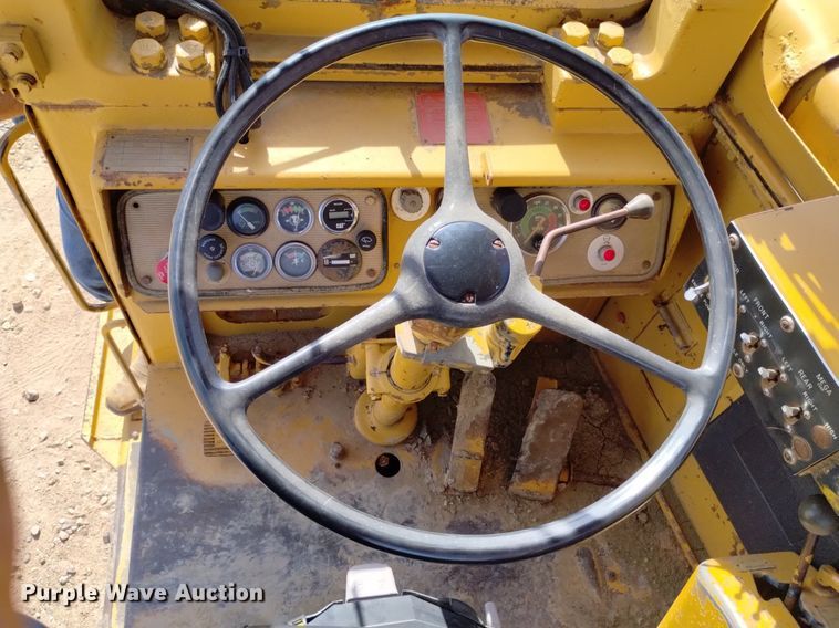 image for item DP3314 1981 Caterpillar 631D  water wagon