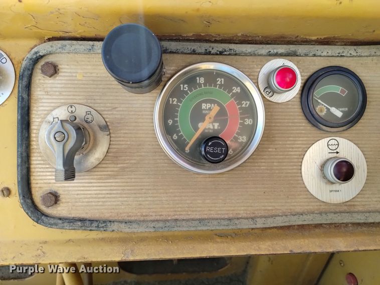 image for item DP3314 1981 Caterpillar 631D  water wagon