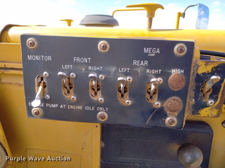 image for item DP3314 1981 Caterpillar 631D  water wagon